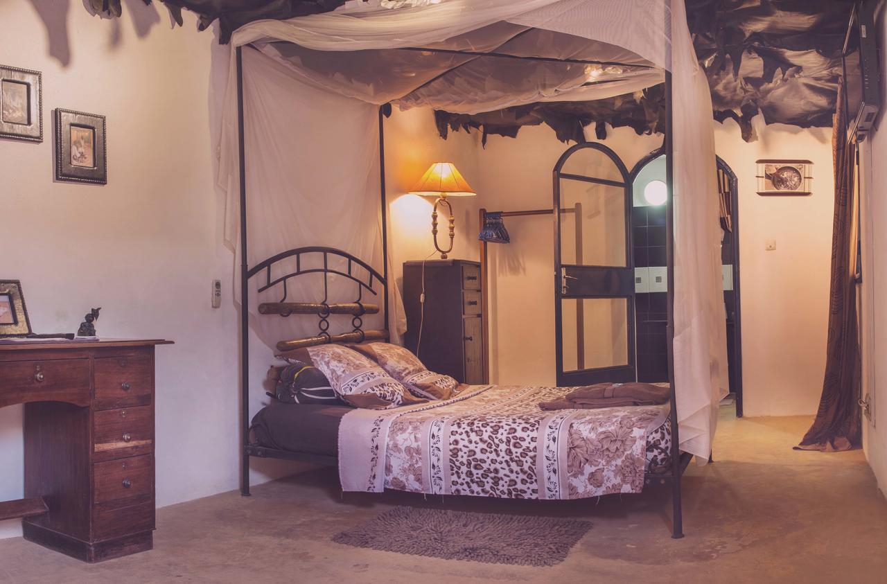 Le Karite Bleu Bed & Breakfast Ouagadougou Exterior photo